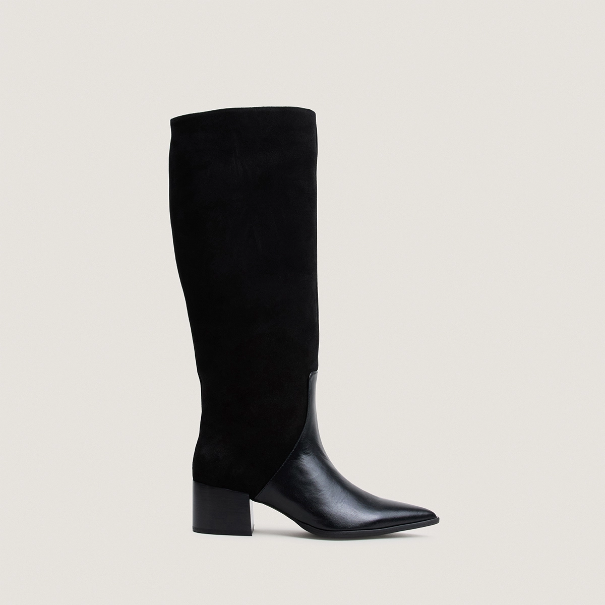 Heeled boots in black leather and black split leather | PRIME