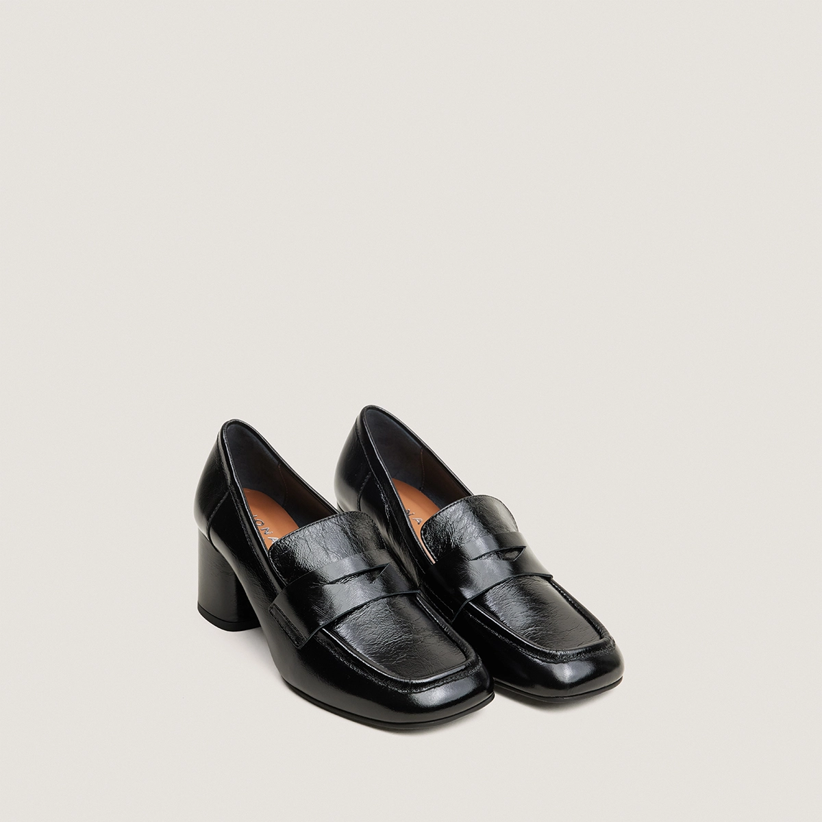 Loafers with square-toes in black shiny leather | DUCHE