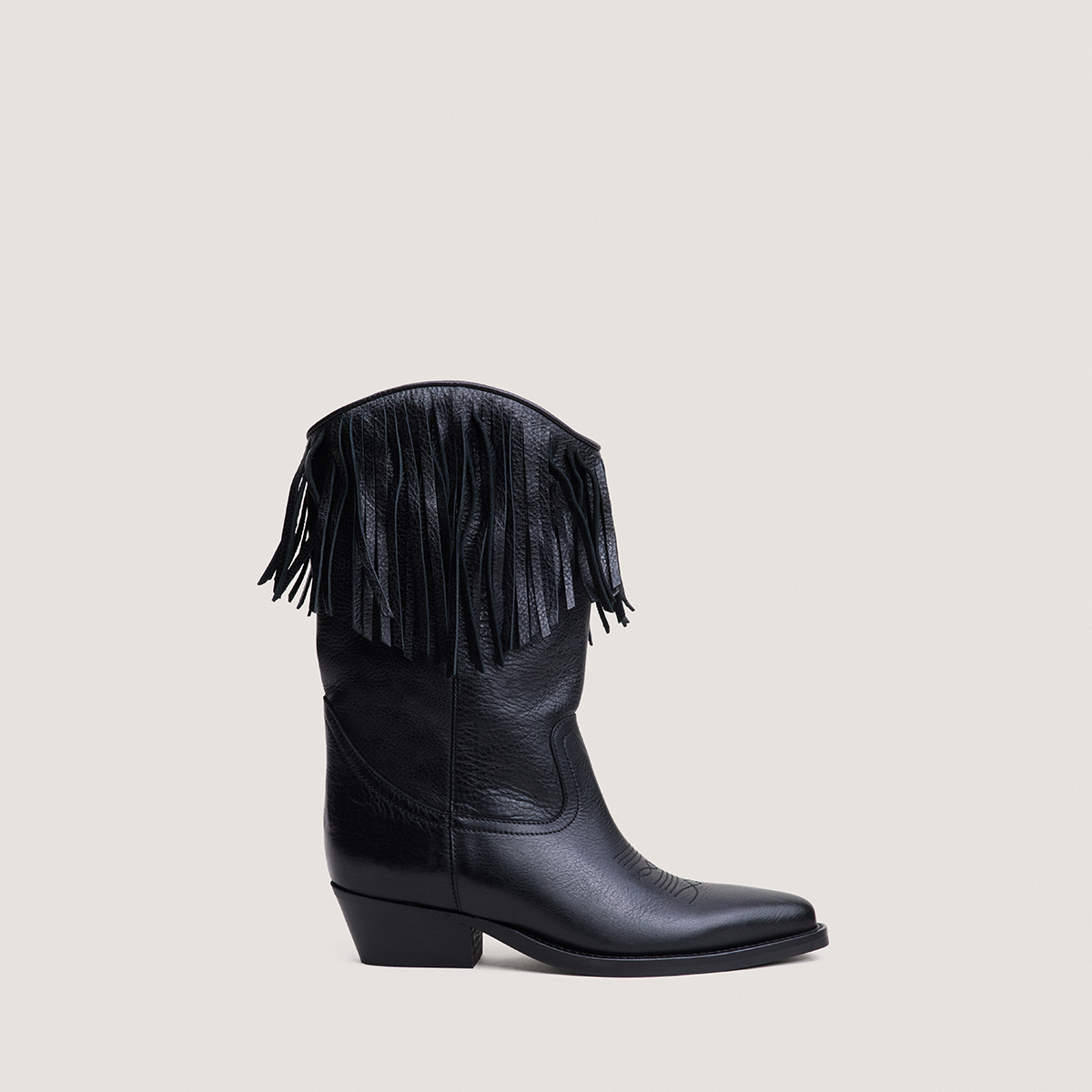 Boots with pointed toes in black grained leather | DELEANE
