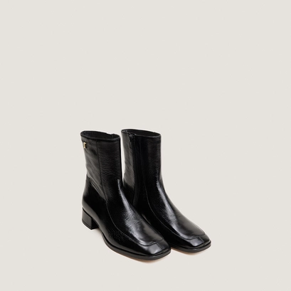 Square-toe ankle boots black