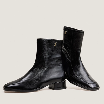 Square-toe ankle boots black