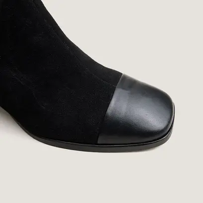 Heeled ankle boots black