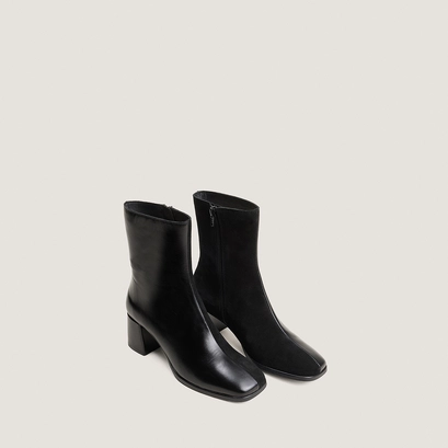 Heeled ankle boots black