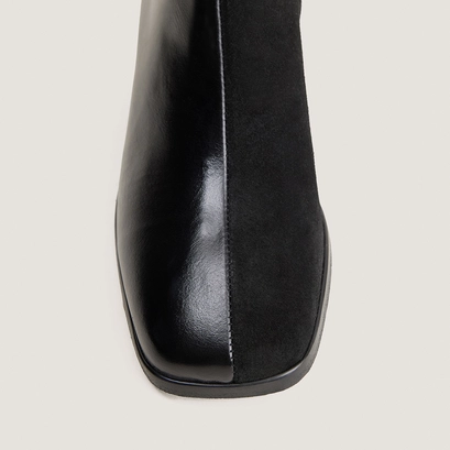 Heeled ankle boots black