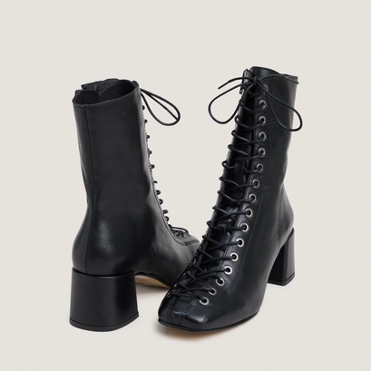 Heeled ankle boots black