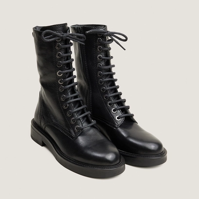Heeled lowboots black