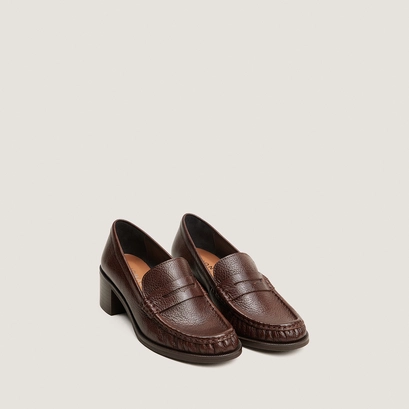Heeled loafers brown