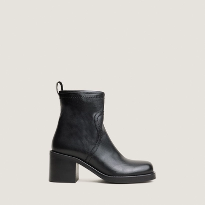 Heeled ankle boots black