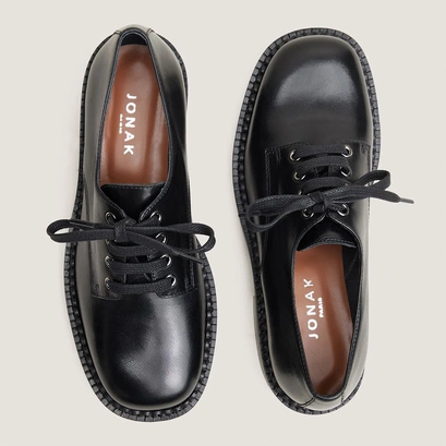 Lace-up derbies black