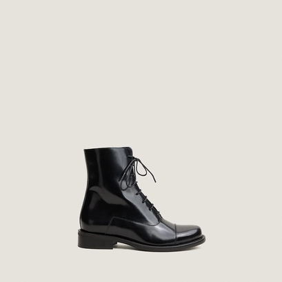 Round-Toe Boots black