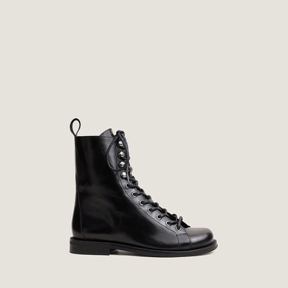 Boots with round toes black