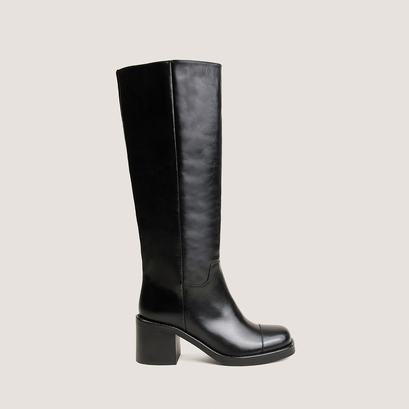 Heeled boots with round toes black