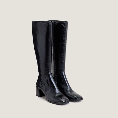 Boots with square toes black