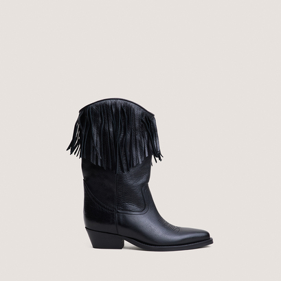 Boots with pointed toes black