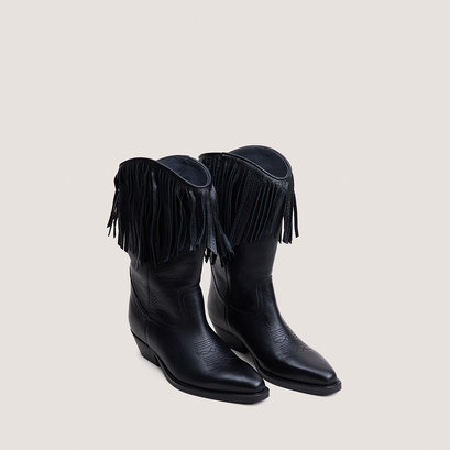 Boots with pointed toes black