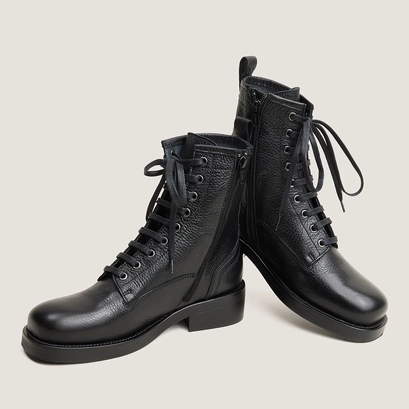 Lace-up boots black