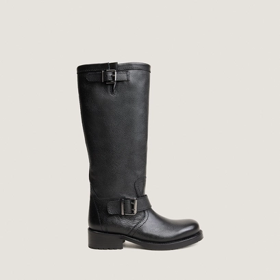 Boots with round toes black