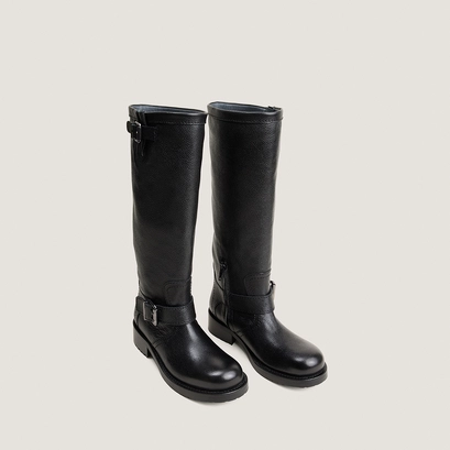 Boots with round toes black