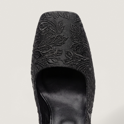 Square-Toe Heeled Pumps black