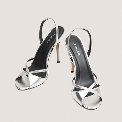 Heeled sandals with round toes in silver metallic leather | fantaisie
