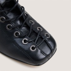 Heeled ankle boots black