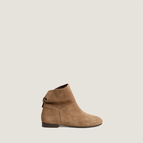Flat ankle boots in taupe suede leather | PLUTON