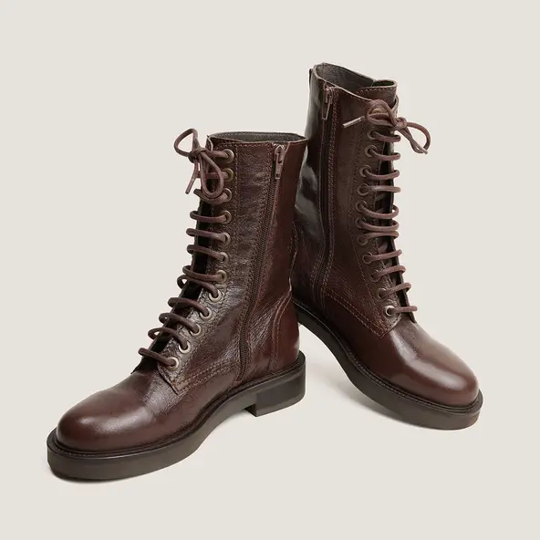 Heeled boots in brown grained leather | APHELIE