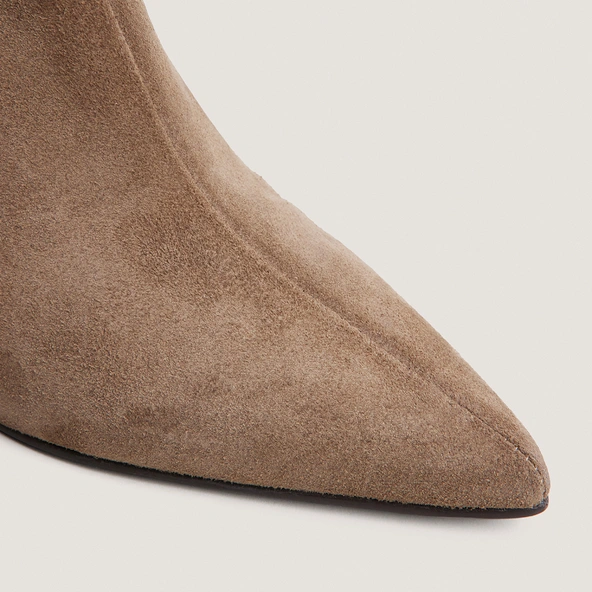 Pointed-toe ankle boots in taupe split leather | DELIANE