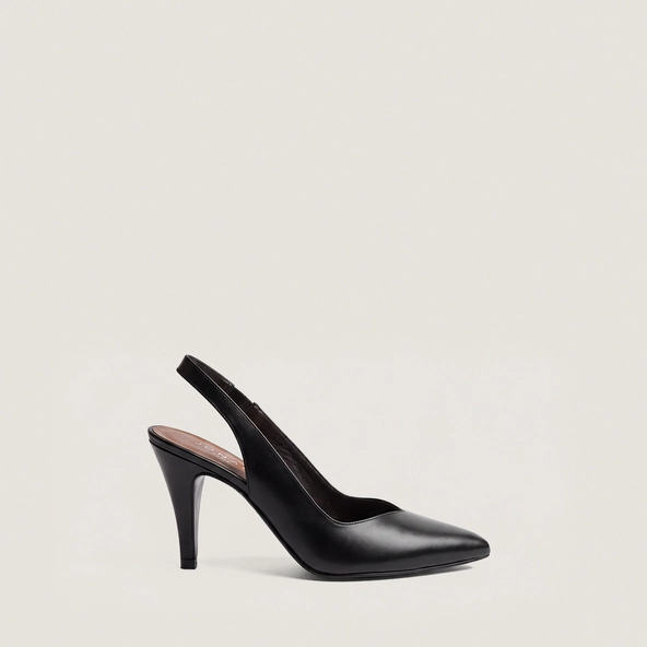 Pointed-toe slingback pumps in black leather | DILETTO