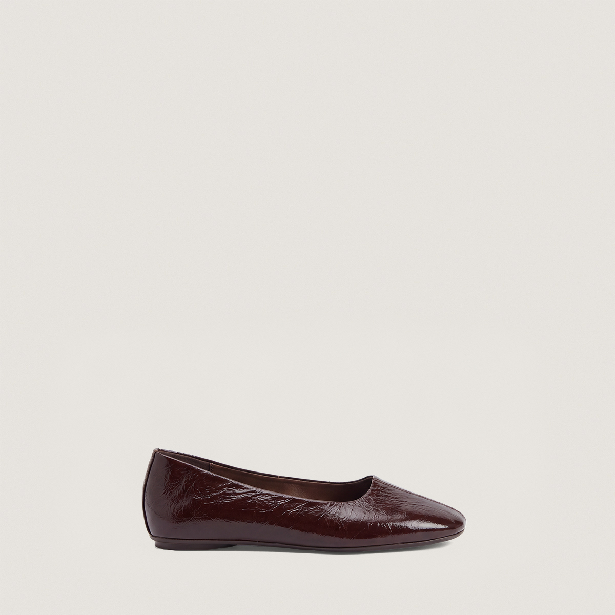 Round-Toe Ballet Flats in brown patent leather | DALLETUS