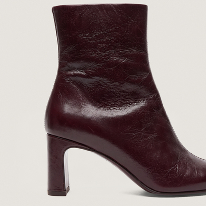 Square-toe ankle boots in chocolate aged leather | dag