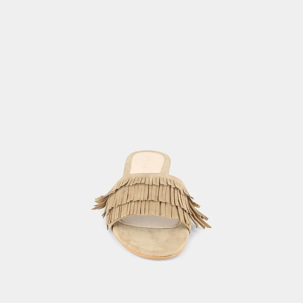 Beige suede mules with fringe | WENDY