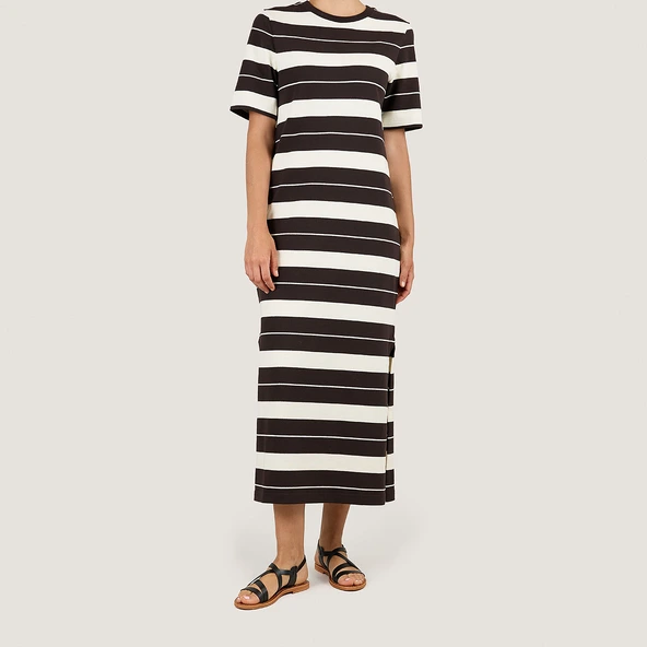 Sandals in black leather | WISCHIA