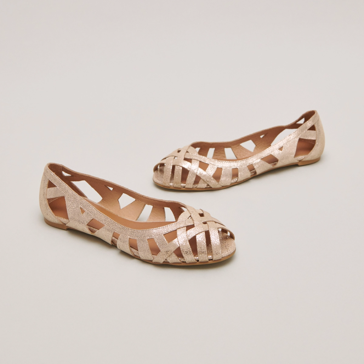 Cut-out ballet flats with laminated platinium upper | DERAY
