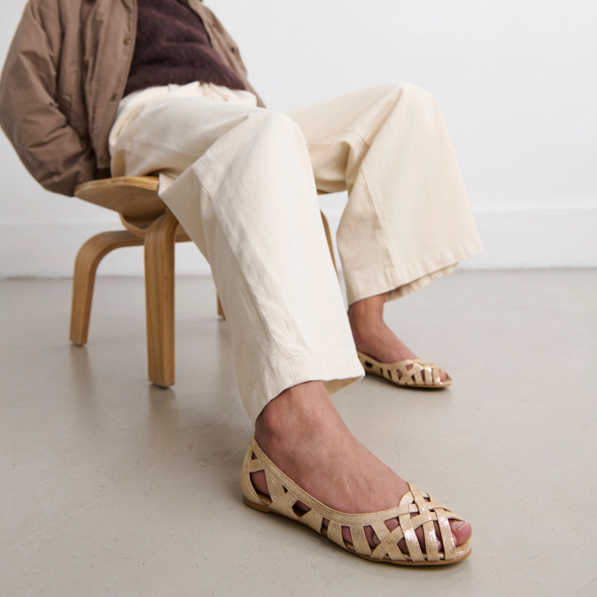 Cut-out ballet flats with laminated platinium upper | DERAY