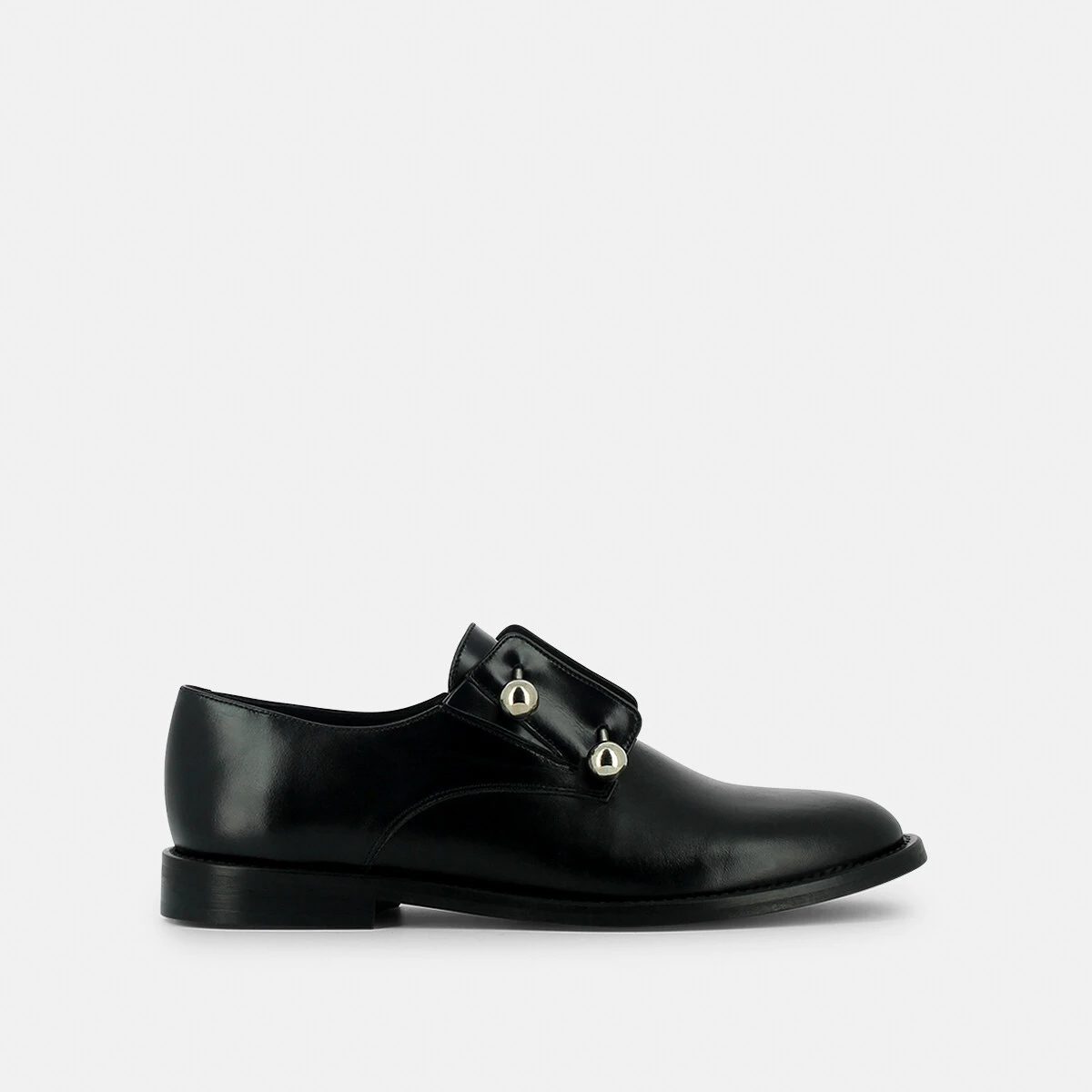 Brogues with silver bars and cabochons in black leather | DUTHEN
