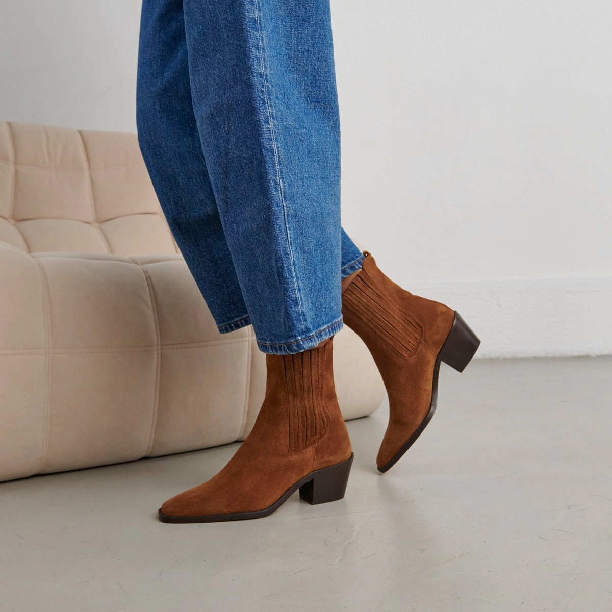Heeled boots with gathers in brown suede | BIRMAN