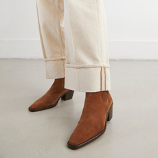 Heeled boots with gathers brown