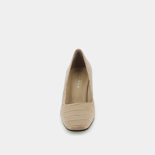 Pumps with slanted heel in beige crocodile skin | DUNCHA