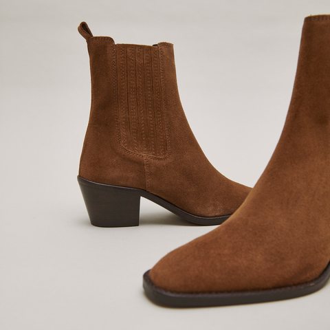 Heeled boots with gathers brown