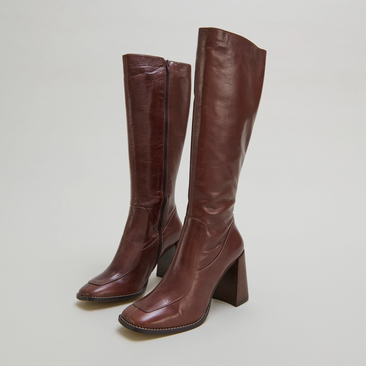 High boots with square toes in brown leather | VAUBANE