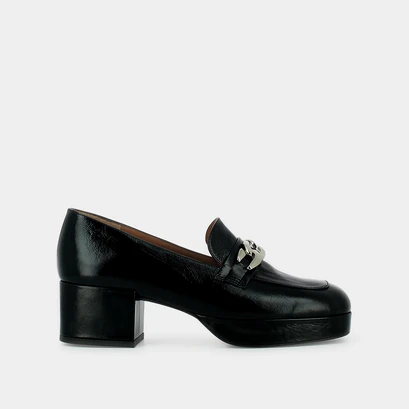 Moccasins with heels in black aged leather | viane