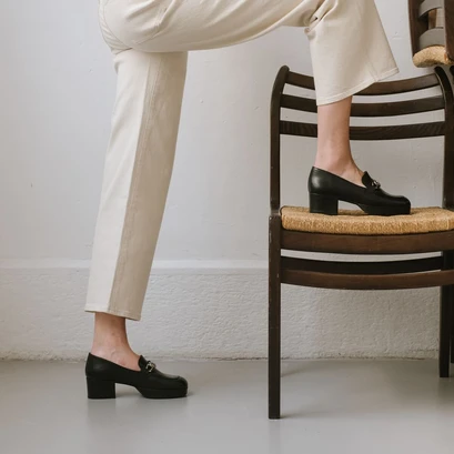 Moccasins with heels in black aged leather | viane