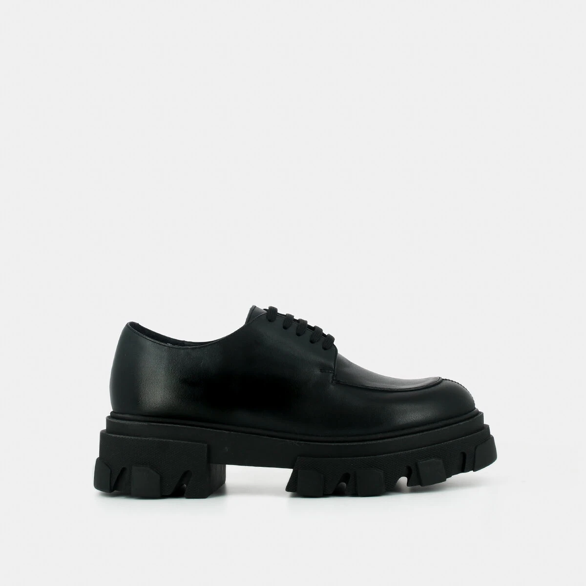 Richelieu with toothed platform in black leather | DEMER
