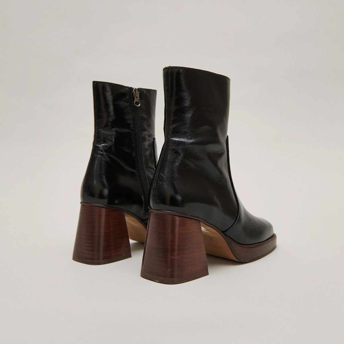 Platform ankle boots in black shiny leather | BRIGAND