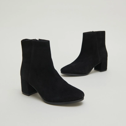 Heeled lowboots in black suede | annick