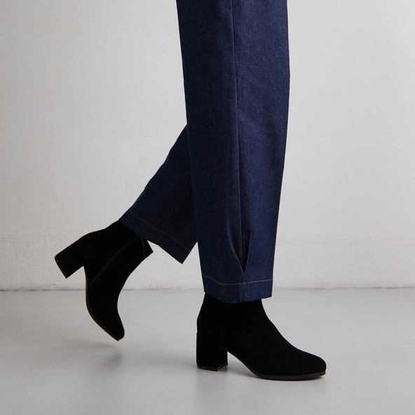 Heeled lowboots in black suede | ANNICK