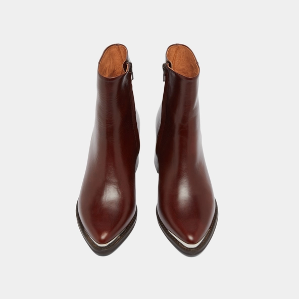 Heeled boots with golden toe cap in brown leather | DELO