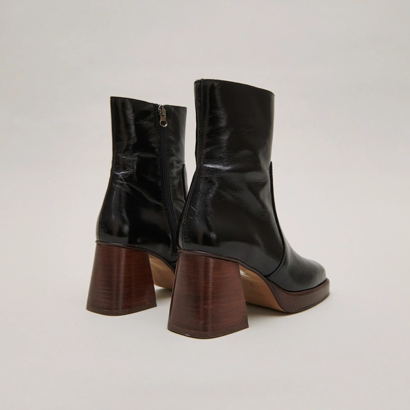 Platform ankle boots in black shiny leather | BRIGAND