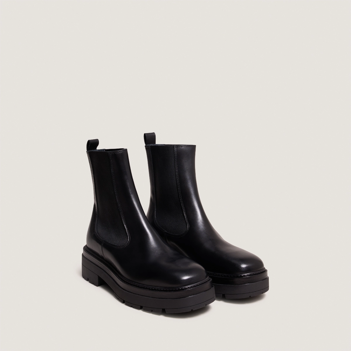 Platform lowboots in black leather | PICUS